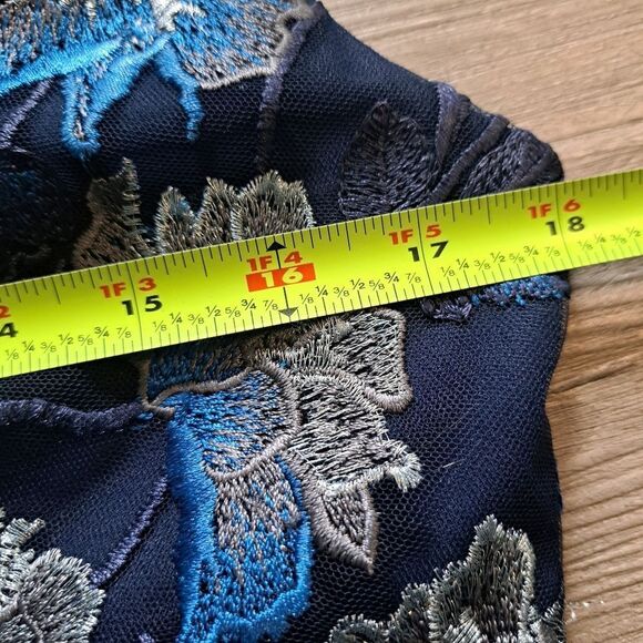 Carmen Marc Valvo Infusion Embroidered Floral Whimsygoth Party Dress Size 8 Navy - Picture 9 of 15